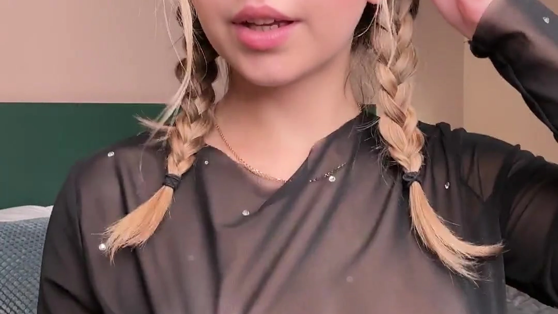 Judy Bloom showing her small tits onlyfans clip