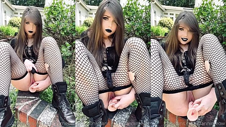 Danni Meow hot sextoy fun in the garden video got leaked for fans