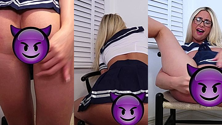 Sexy girl showing her ass Lillian Phillips leaked for fans