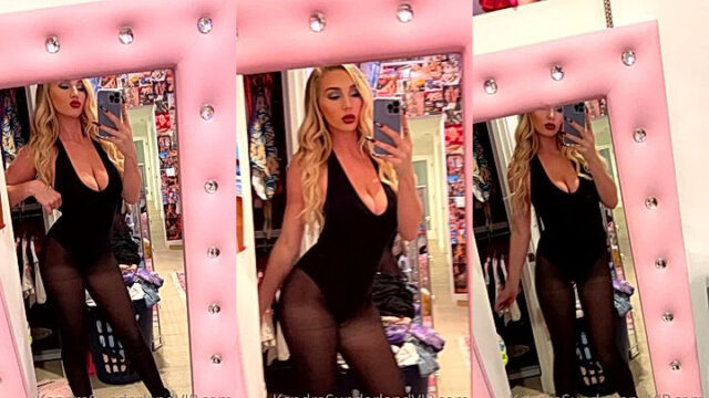 Kendra Sunderland teasing with hot body infront of mirror leaks
