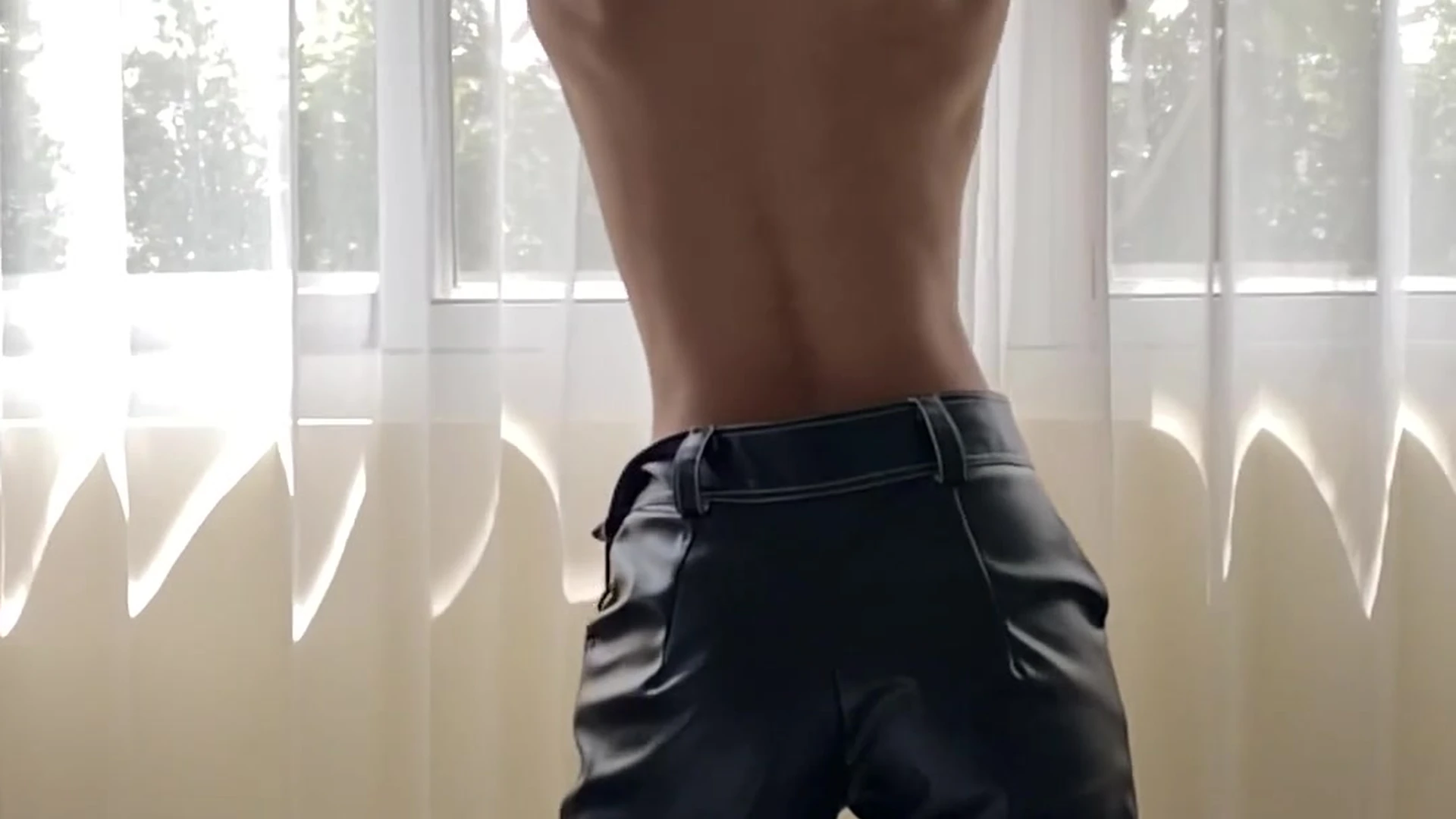 naughty model Ploytigerstam twerks in sexy black tight shorts onlyfans leak