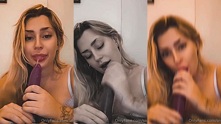 Snowmixy jerks off a huge dildo like its a real cock leaked video