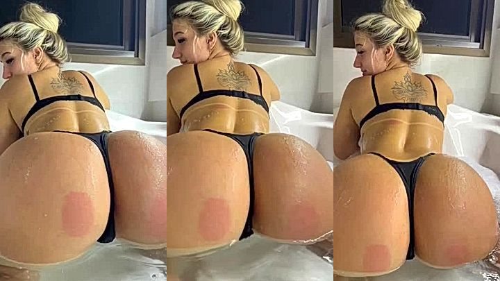 hot chick is having a great time showing off her sexy butt Isadora Vale leaked onlyfans video