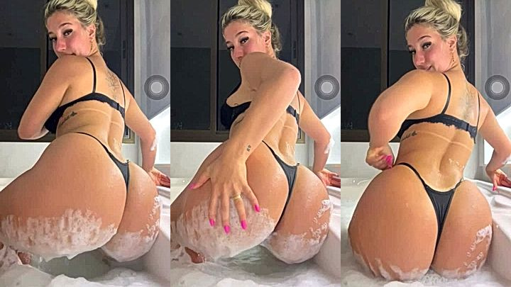 hot chick in her sexy bikini teases her subscribers by showing her amazing body from behind leaked onlyfans video