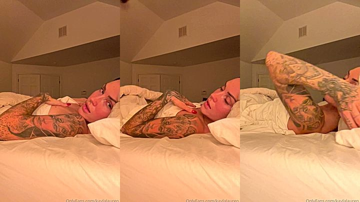 freaky doll Kayla Lauren feelng lonely on her bed want to spend a good time with her