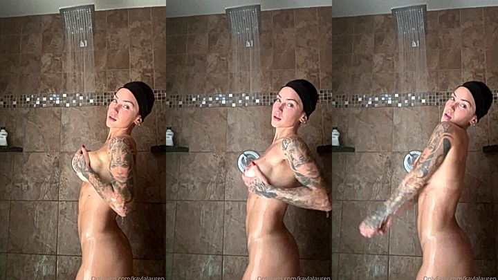 american onlyfans model Kayla Lauren rubs her tits in the shower
