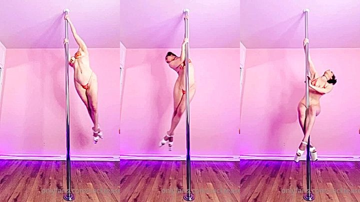 striping sexy model Mama Fiona shows her hot body big ass
