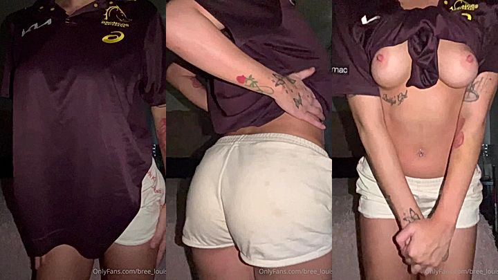 hot australian chick Bree Louise undresses to show her sexy body