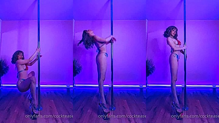 naughty onlyfans model Mama Fiona strip and shows her sexy curves