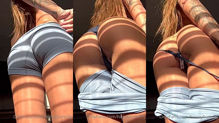 onlyfans model Kaitviolet  undress and spanks her big ass