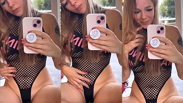 freaky hot juicy american slut Anne Wünsche show off her sexy curves