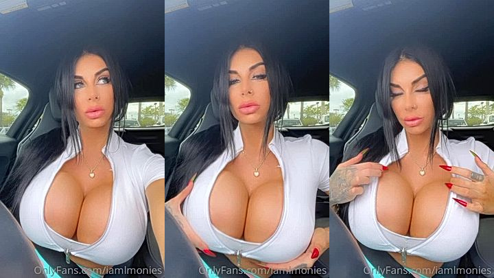 sexy onlyfans model Lindi Nunziato jiggles huge tits in lingerie in the car