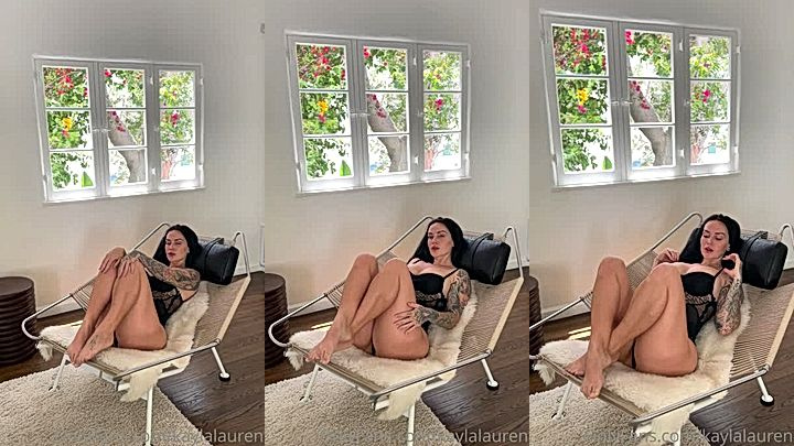 horny sexy stepaunt Kayla Lauren shows her big booty