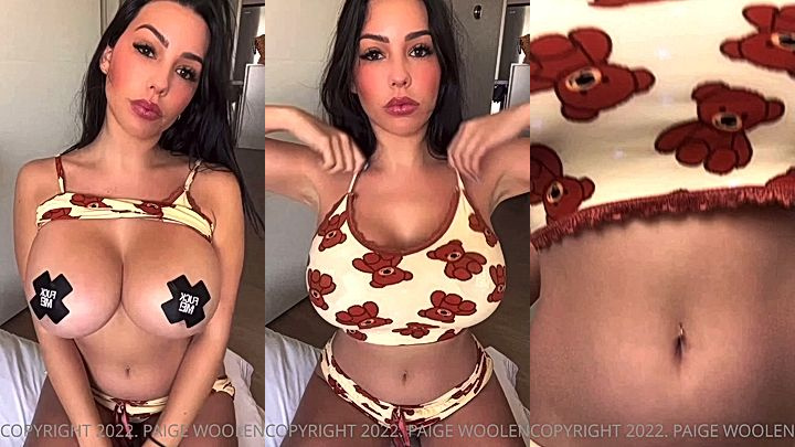 Paige Woolen couldnt help but show off her amazing boobs to her subscribers leaked video
