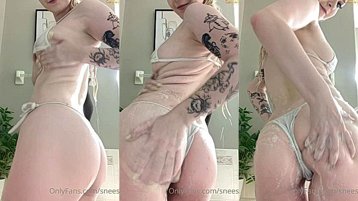 onlyfans model Sneesnaw rubs her big booty and big tits