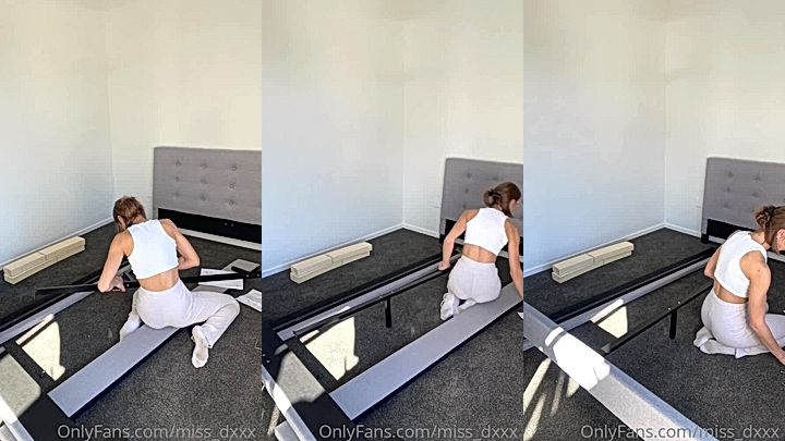 sexy model Miss_Dxxx setting up her brand new apartment