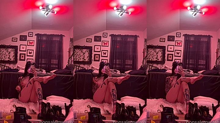 naughty onlyfans model Nonsalemwitch finger her coochie