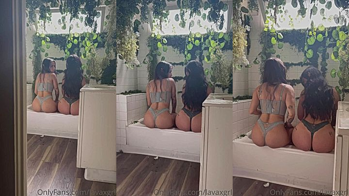 leaked video of sexy hot baddies flaunt their curves in this mirror video,Lavaxgrl and her thick slut