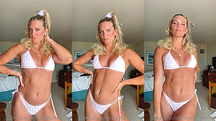 sexy hot model Alysha Newman big boobs looks [erfect in lingerie