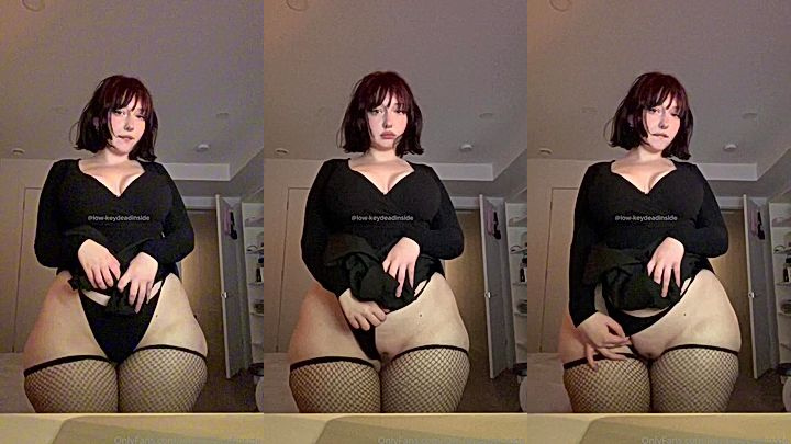 watch while i tease you as i shake my ass LowKeyDeadInside leak