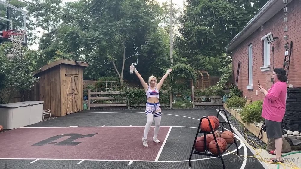 stepsis Holly Wolf shooting basketball onlyfans