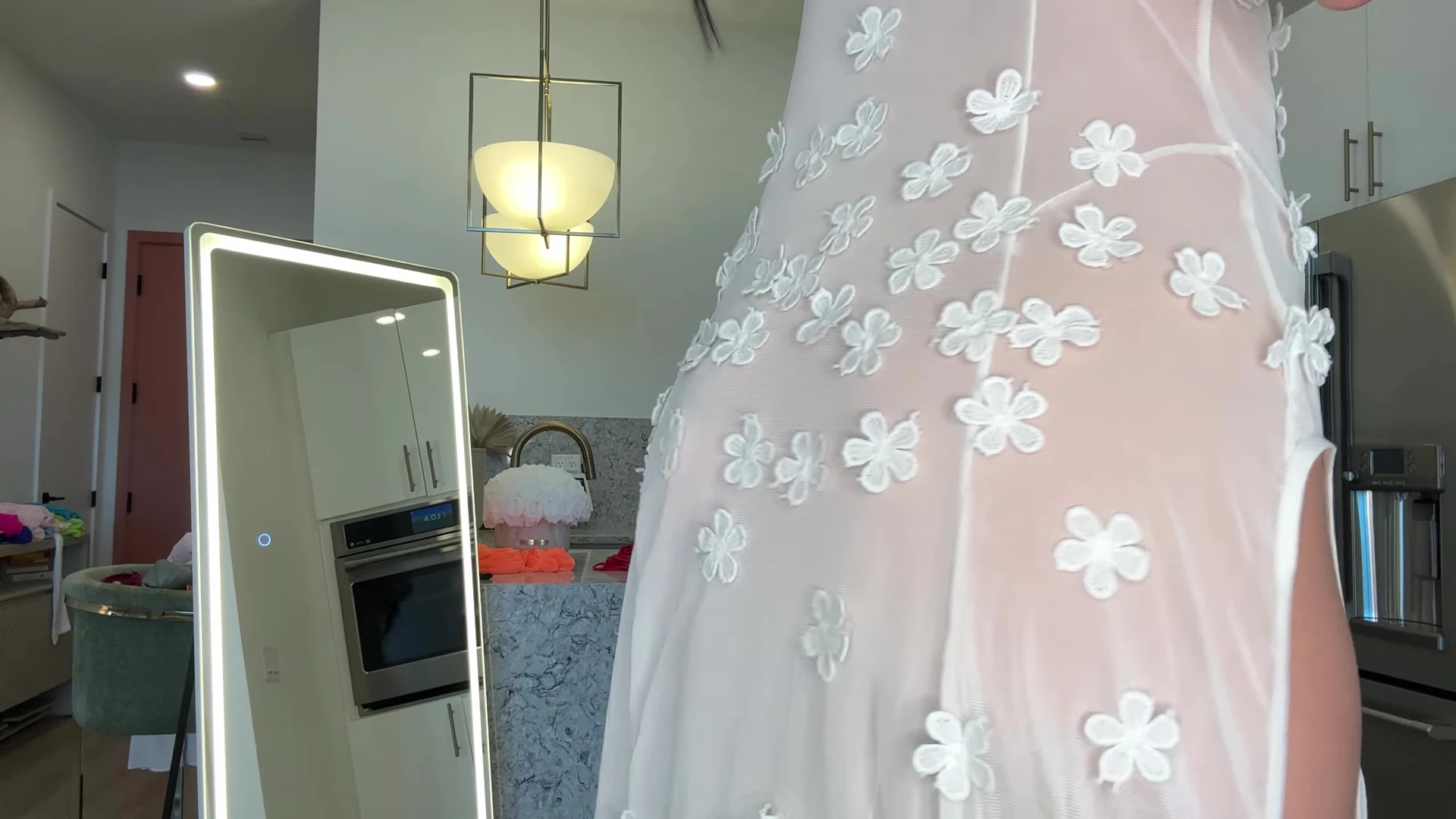 sexy onlyfans american model Queenpussybossv trys on different lingerie