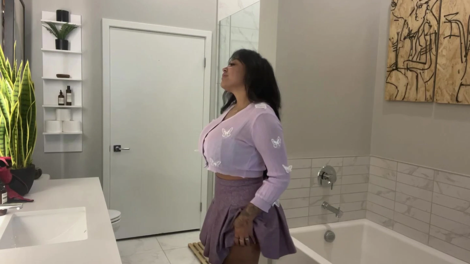 naughty onlyfans model Emily Cheree fingers her coochie in the bathroom leaked