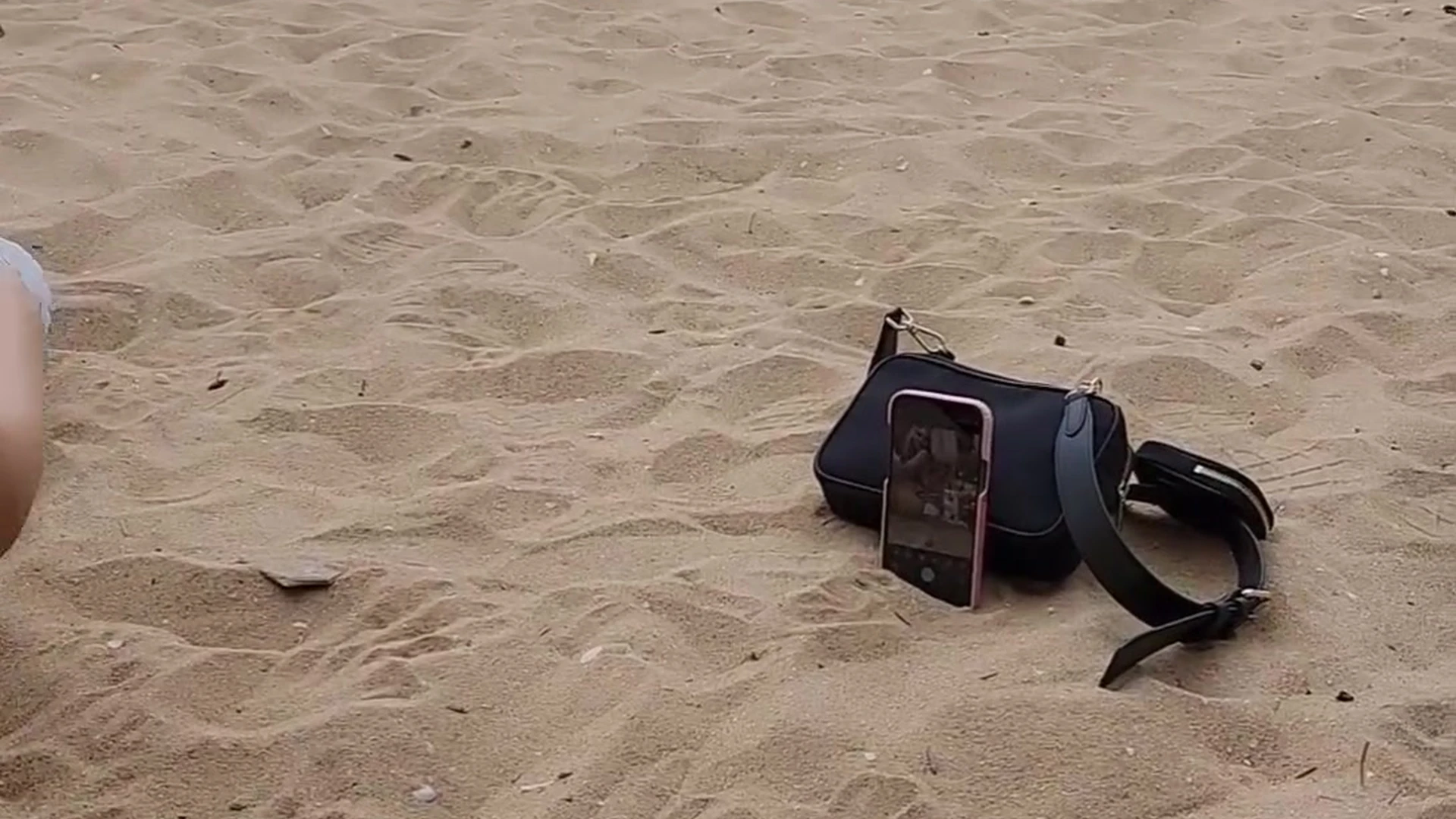 sexy goddess Ploytigerstam on beach teasing her fans on cam onlyfans leak