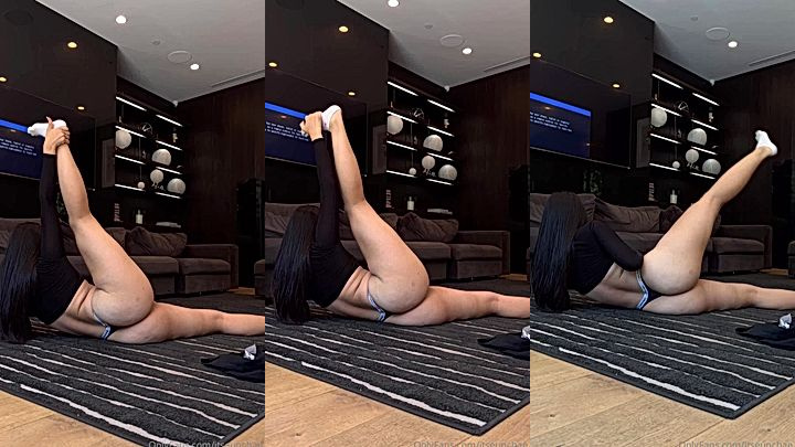 hot chick rasie her legs to the ceiling spread ing her big ass and coochie wide , Itseunchae leaked video