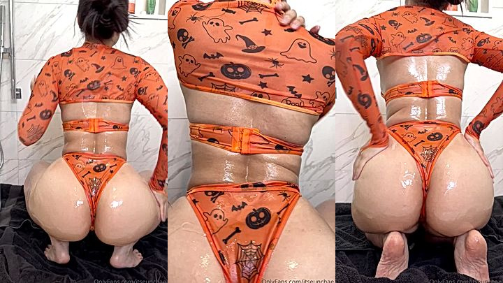 leaked video of hot korea bad bitch Itseunchae playign with he big ass whil squating