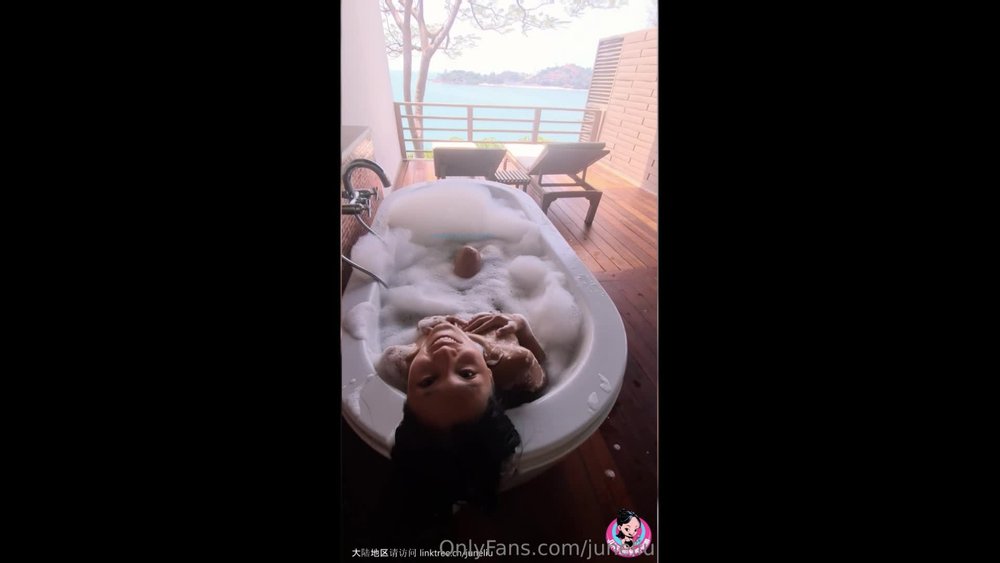 onlyfans naughty stepson spys on his hot asian stepmom June Liu in the bathroom