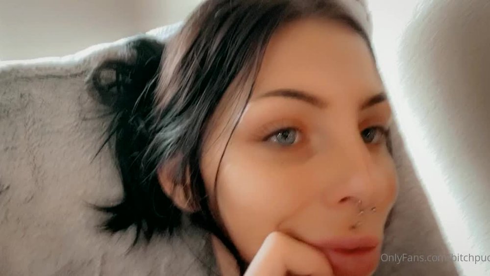 onlyfans model spread her wet coochie in lingerie, Strawberrysquirtcake leaked video