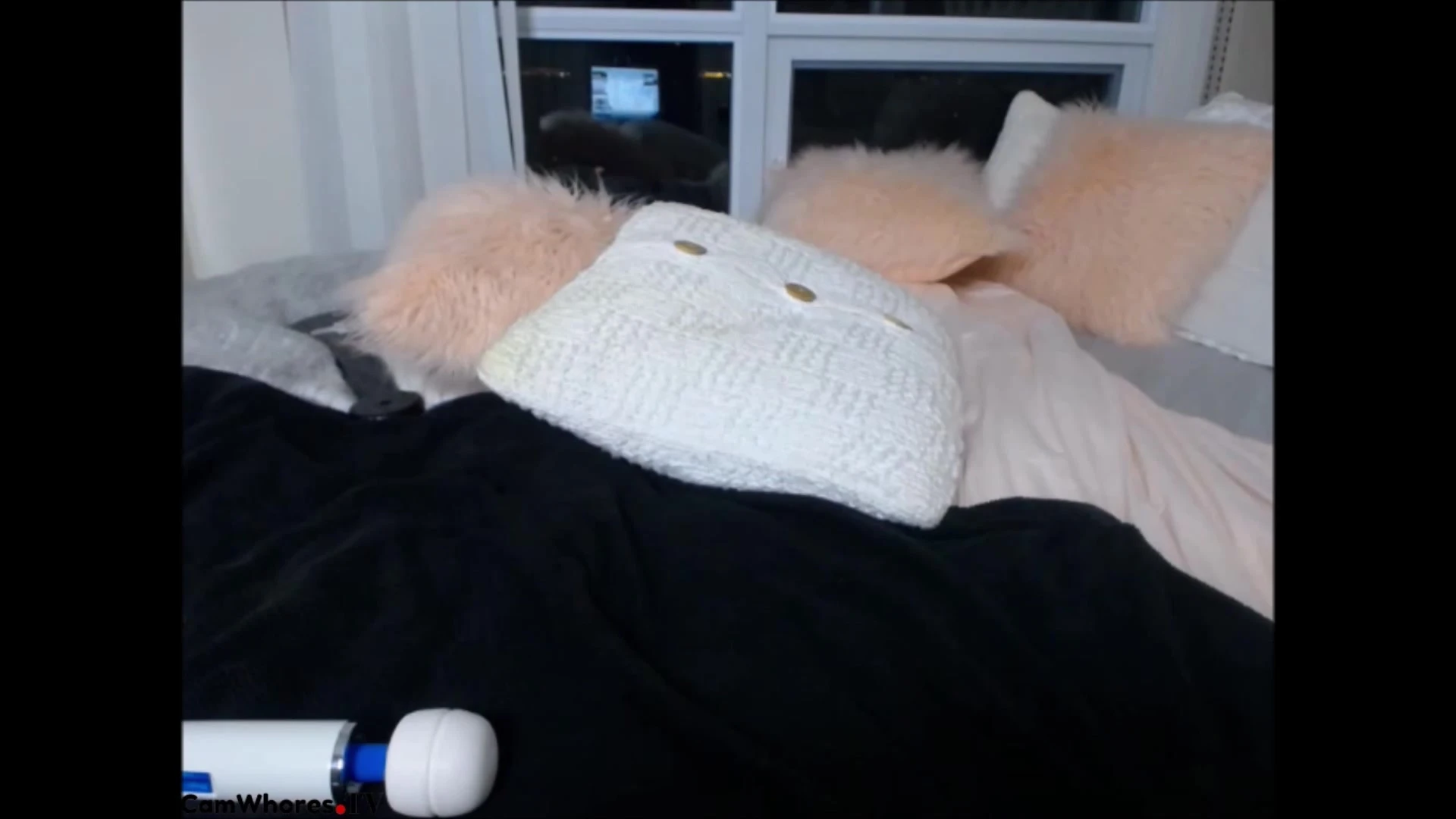 freaky girl Elise Laurenne double drill pussy vibrator on clits dildo in pussy till she couldnt stop squirting leaked onlyfans video