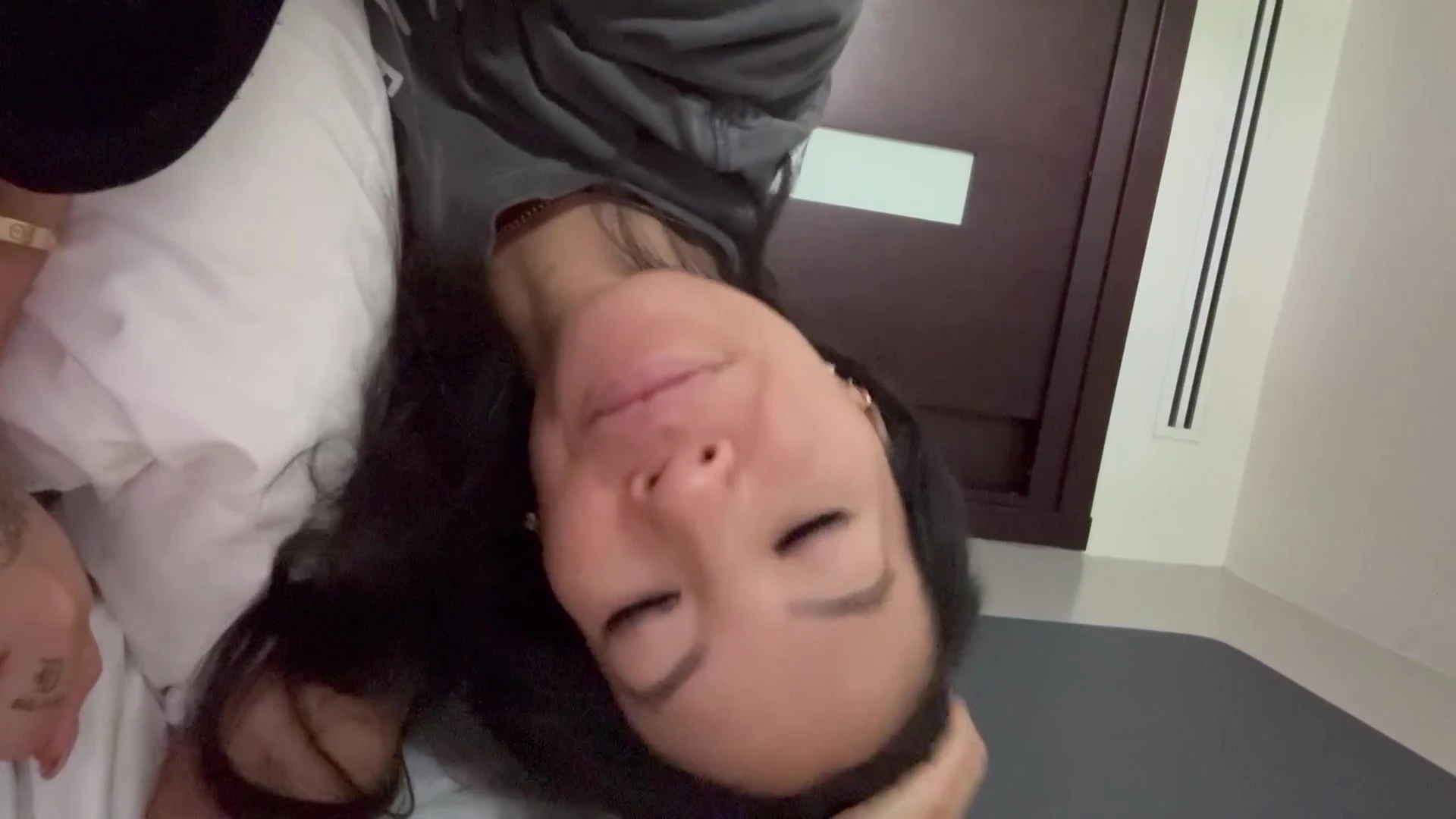 pretty sexy goddess Asa Akira shake her big sexy booty on video, leaks