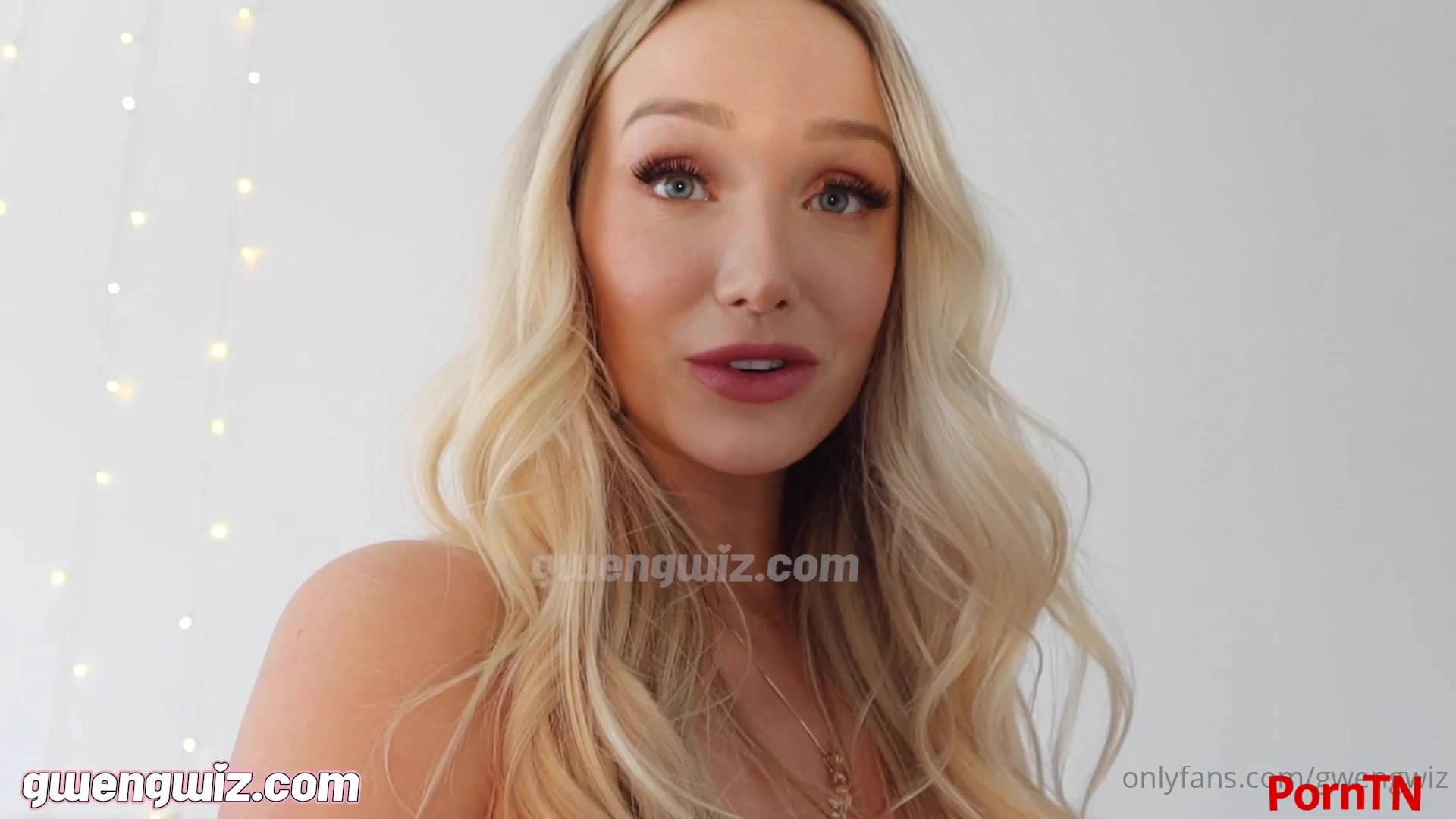 busty girl Gwengwiz fuck dildo so deep it made her shake onlyfans leak video