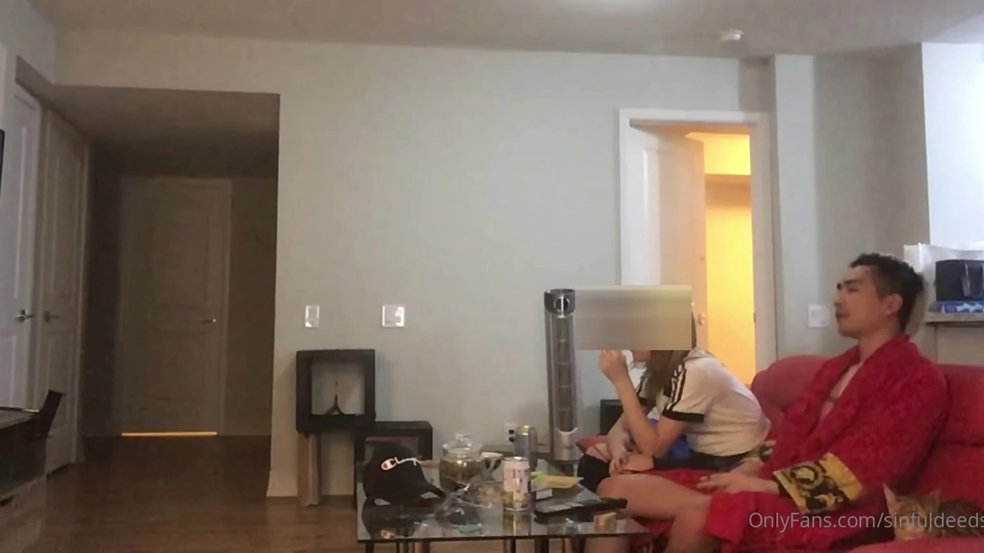 sexy slut girlfriend Sinfuldeeds gave her horny boyfriend nice blowjob