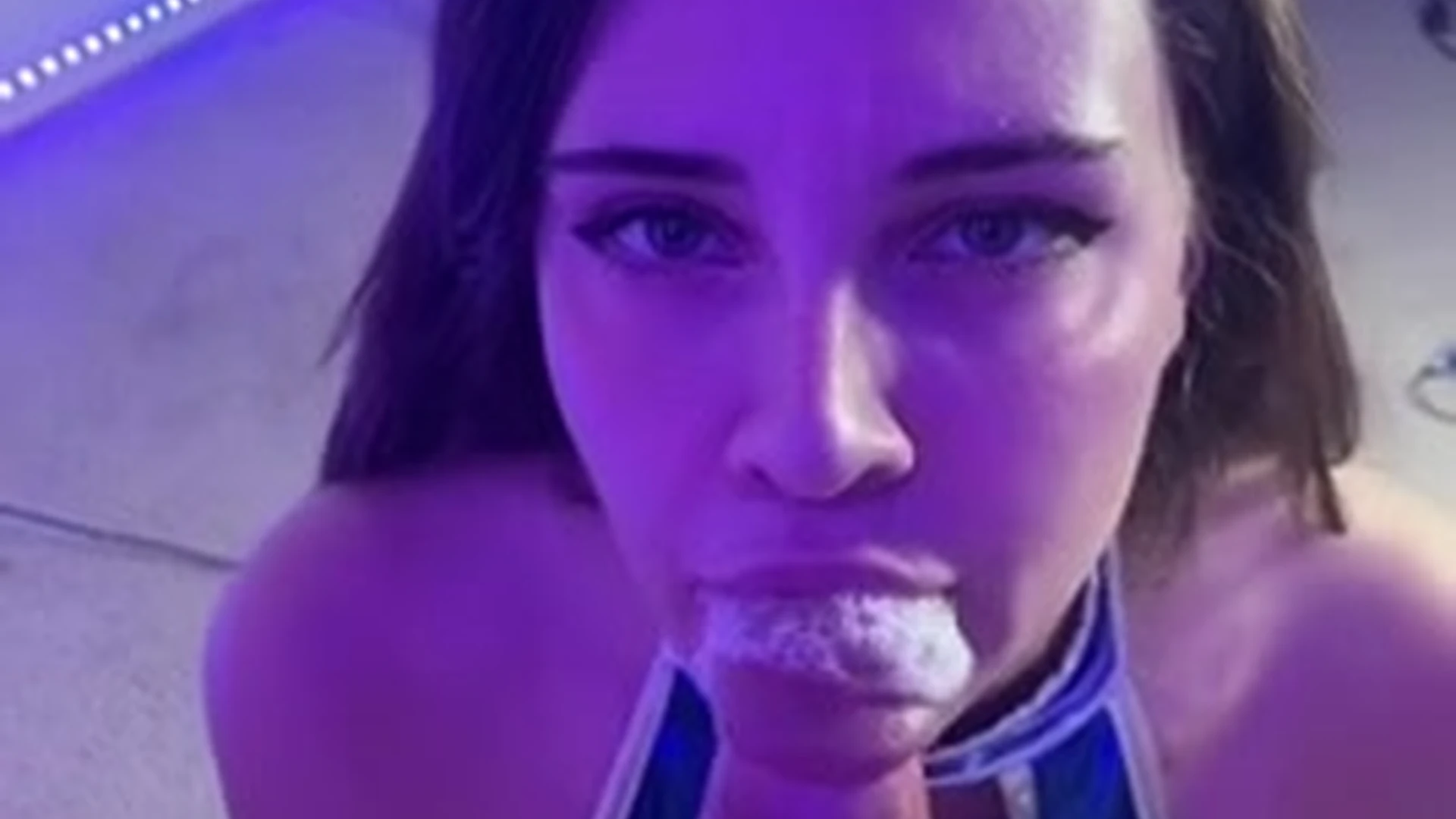 onlyfans freaky hoe Sunnyrayxo kissing it gently before i go deep