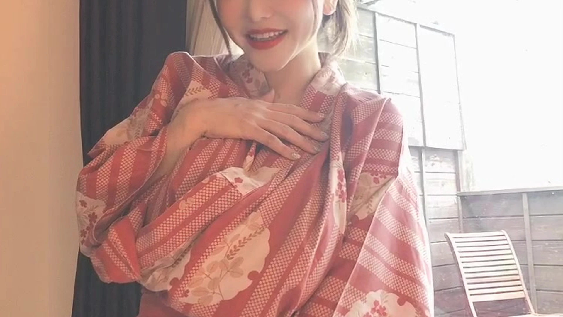 sexy japaneese chick is having so much fun pleasing her fans leaked video