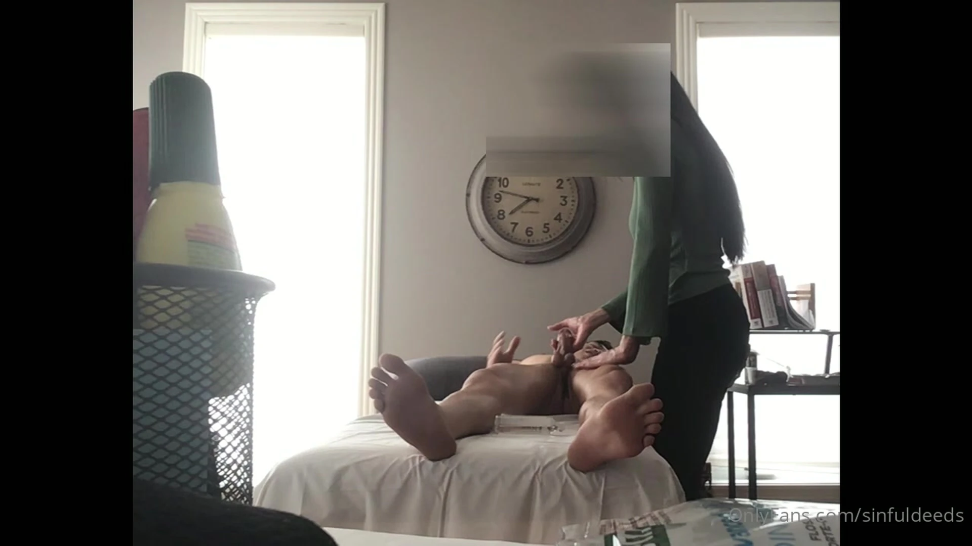 crazy massage therapist Sinfuldeeds loves playing with huge cock onlyfans leak
