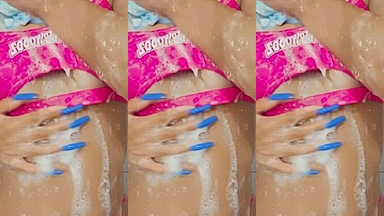 naughty wild sexy baddie Himynamestee  teases you with her wet soapy sexy body in the bathroom leaked onlyfans
