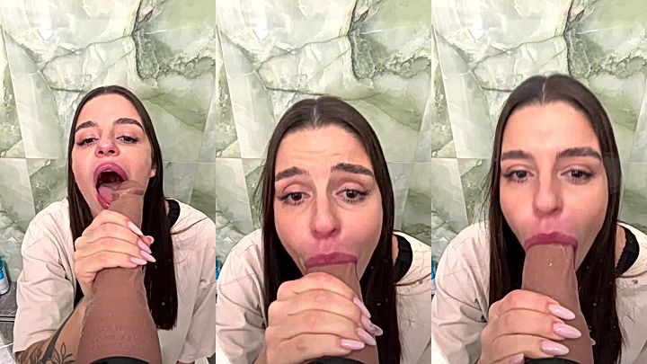 Horny model Sonya Jess practicing blowjob on a plastic dick onlyfans leak naked nude