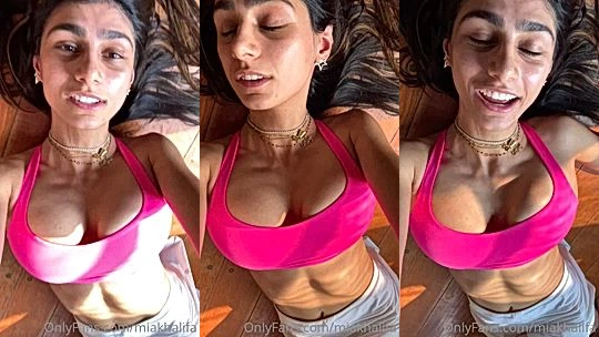 hot freaky sexy horny modelMia Khalifa in her airbnb talks and show off her sexy curves