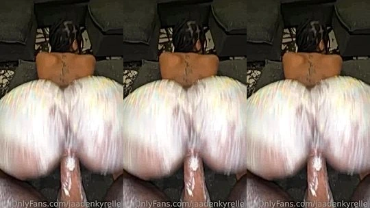 Jaaden Kyrelle is having fun twerking her sexy ass to her subscribers