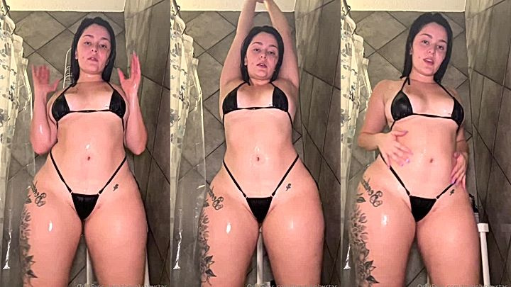 sexy bitch in her amazing lingerie showed off her beautiful ass in the shower