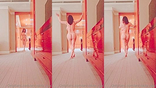 bad ass bitch shows off her sexy pussy and boobs to her fans