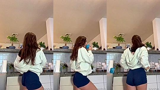 hot bitch Sophie Mudd is teasing her fans while cooking