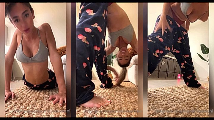 bad girl Carolina Samani early morning exercise tease in lingerie