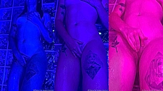 hot girl Alexisaevans finger fuck her wet clits like a good littke slut onlyfans leak video