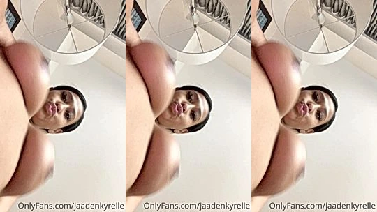Jaaden Kyrelle shows off her sexy tits like its nothing