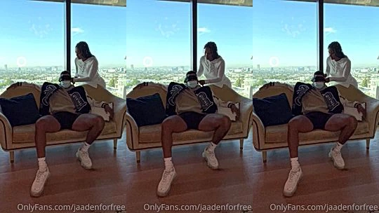 Jaaden Kyrelle ia having fun showing her big booty to her amazing fans